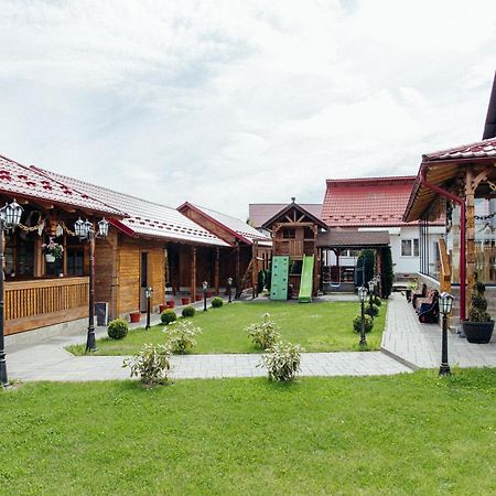 Casa Alexandru - Locul In Care Te Simti Acasa Hotel Viseu de Jos Bagian luar foto