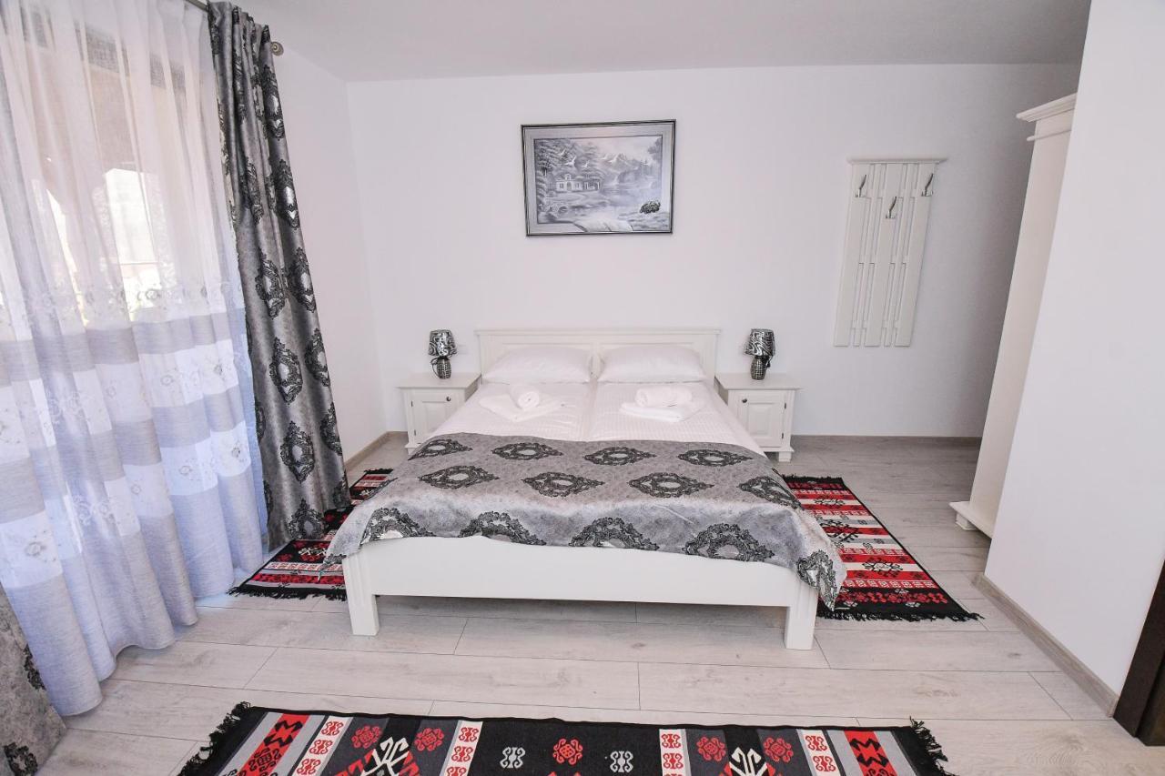 Casa Alexandru - Locul In Care Te Simti Acasa Hotel Viseu de Jos Bagian luar foto