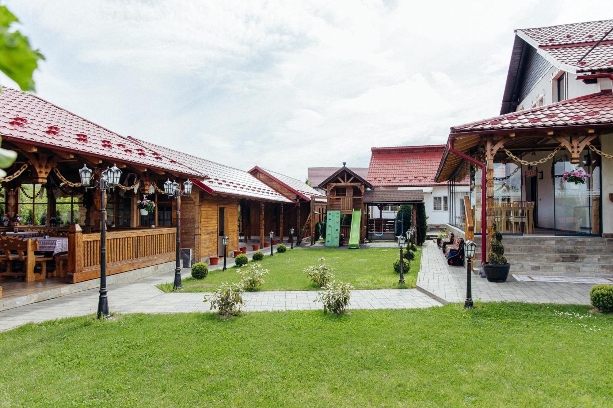 Casa Alexandru - Locul In Care Te Simti Acasa Hotel Viseu de Jos Bagian luar foto